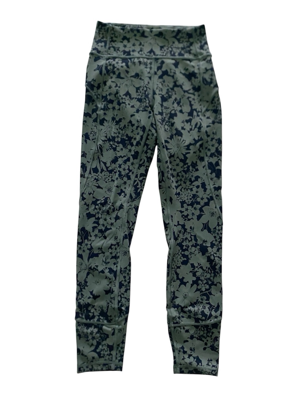 Lululemon In Movement 7/8 Tight Everlux 25" Size 4 Barracks Green